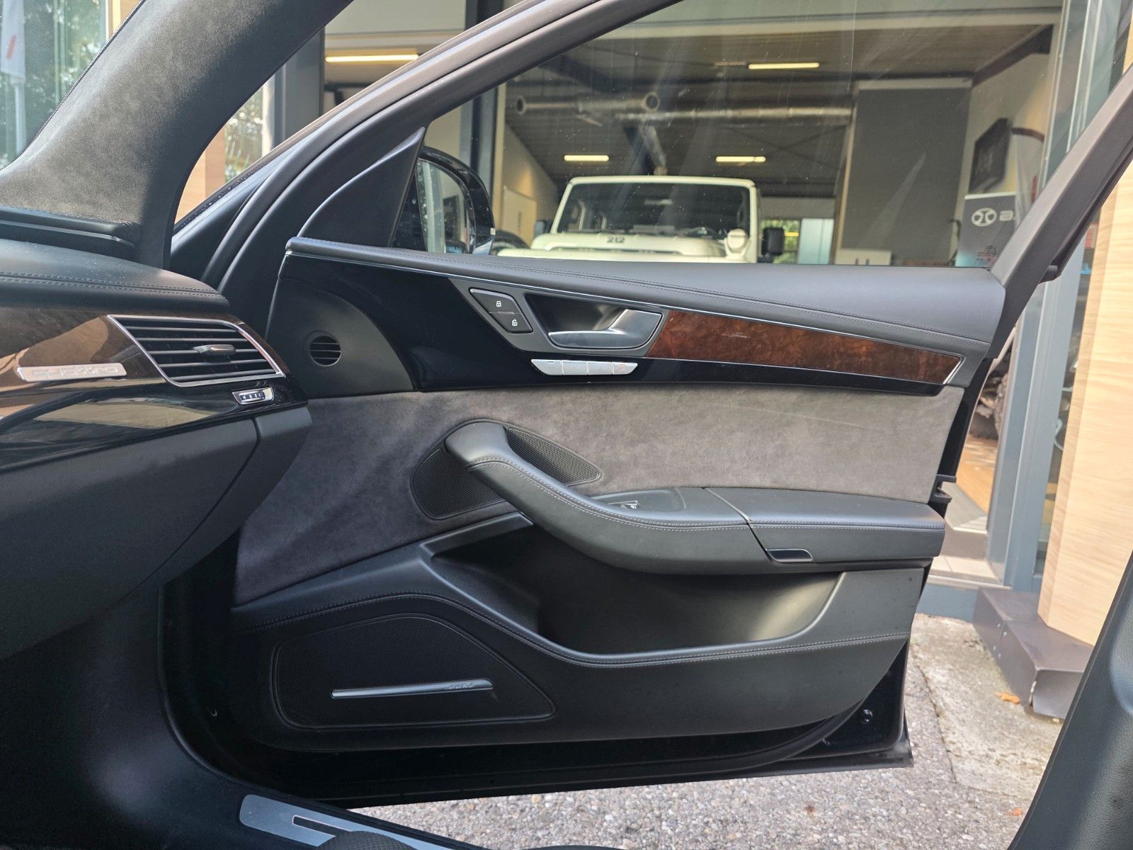 AUDI S8 4.0 TFSI quattro plus Ansicht 13 für Fahrzeugdetailseite