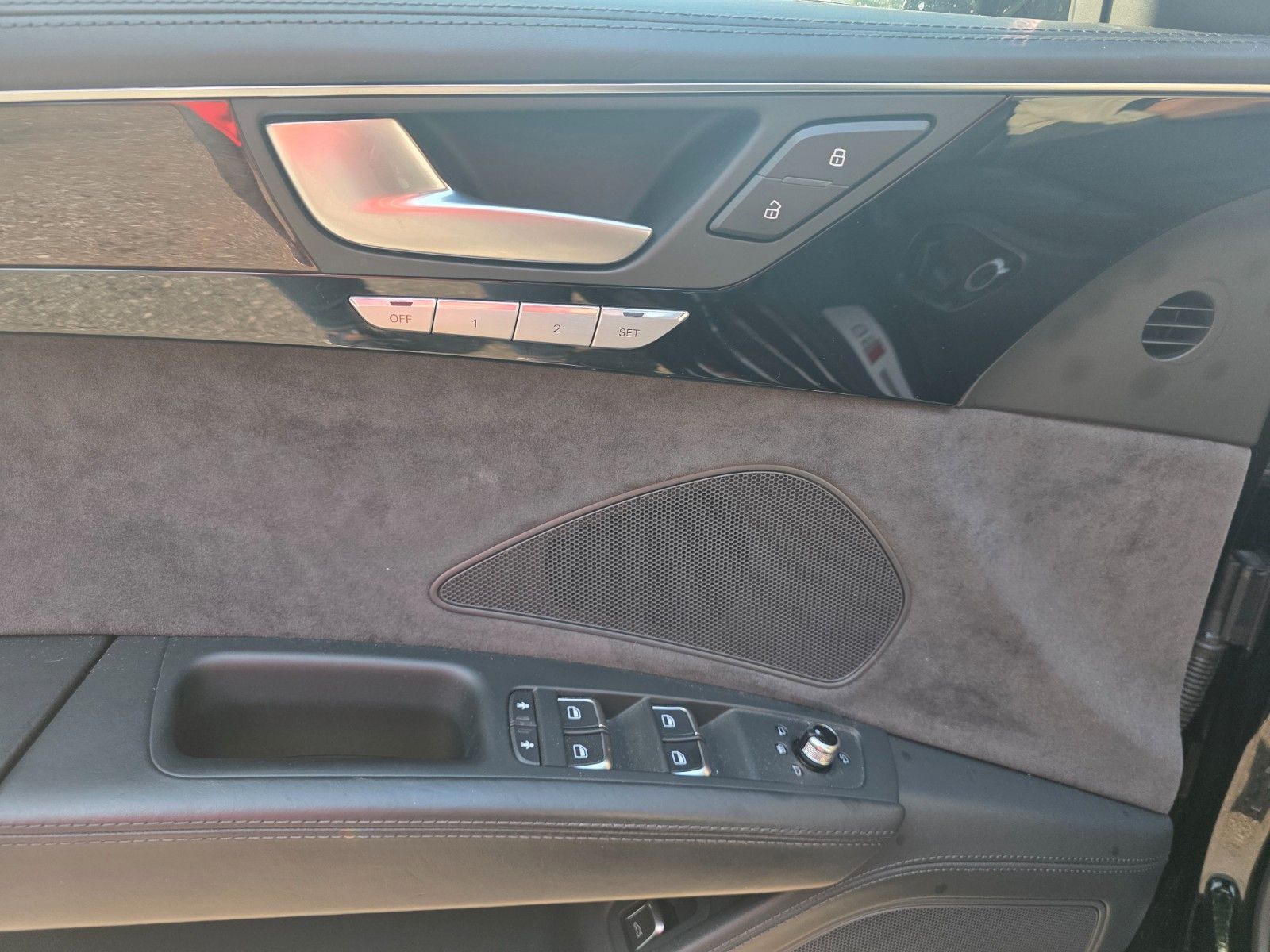 AUDI S8 4.0 TFSI quattro plus Ansicht 14 für Fahrzeugdetailseite