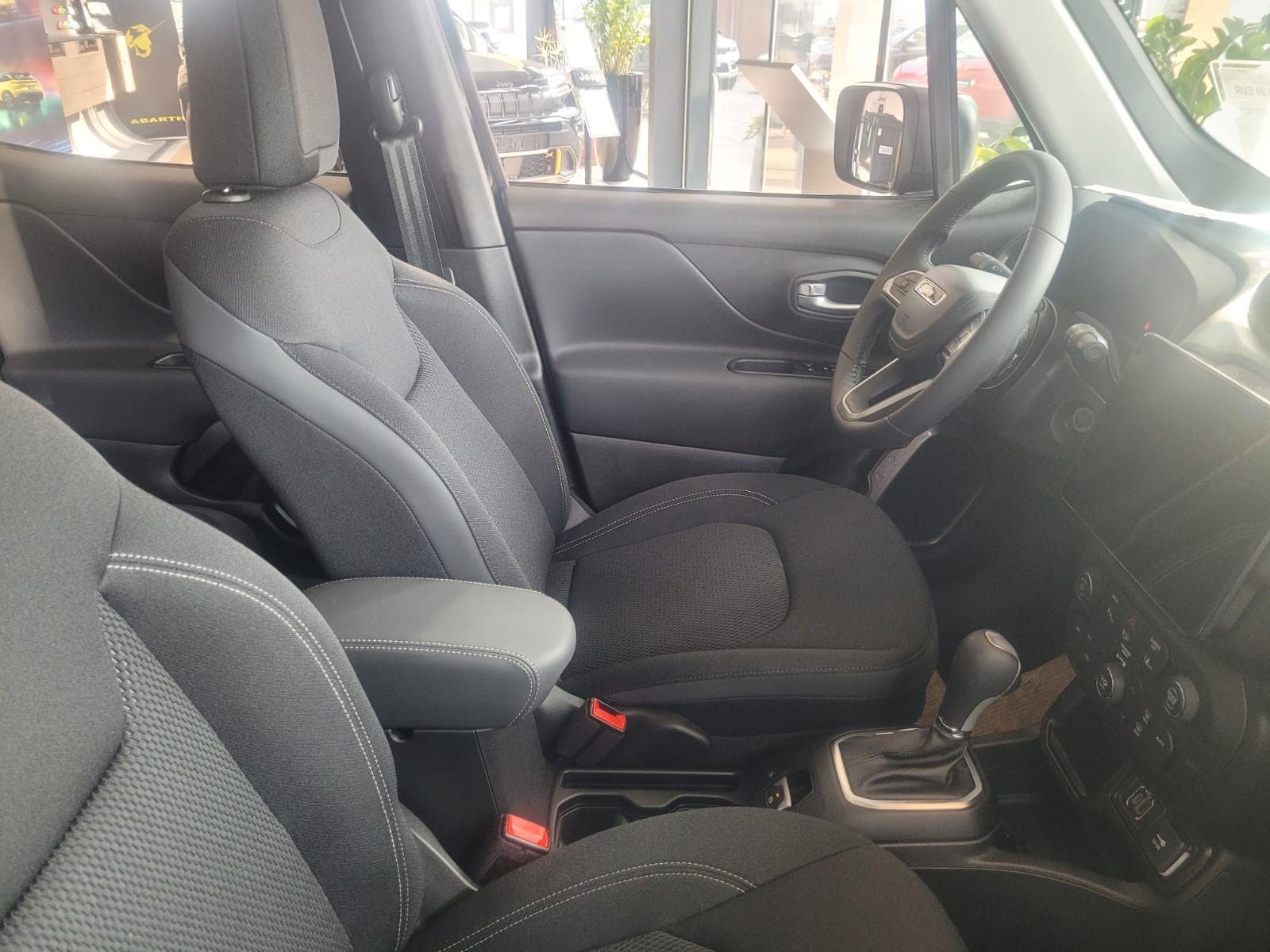 JEEP Renegade Longitude Mild-Hybrid FWD Ansicht 10 für Fahrzeugdetailseite