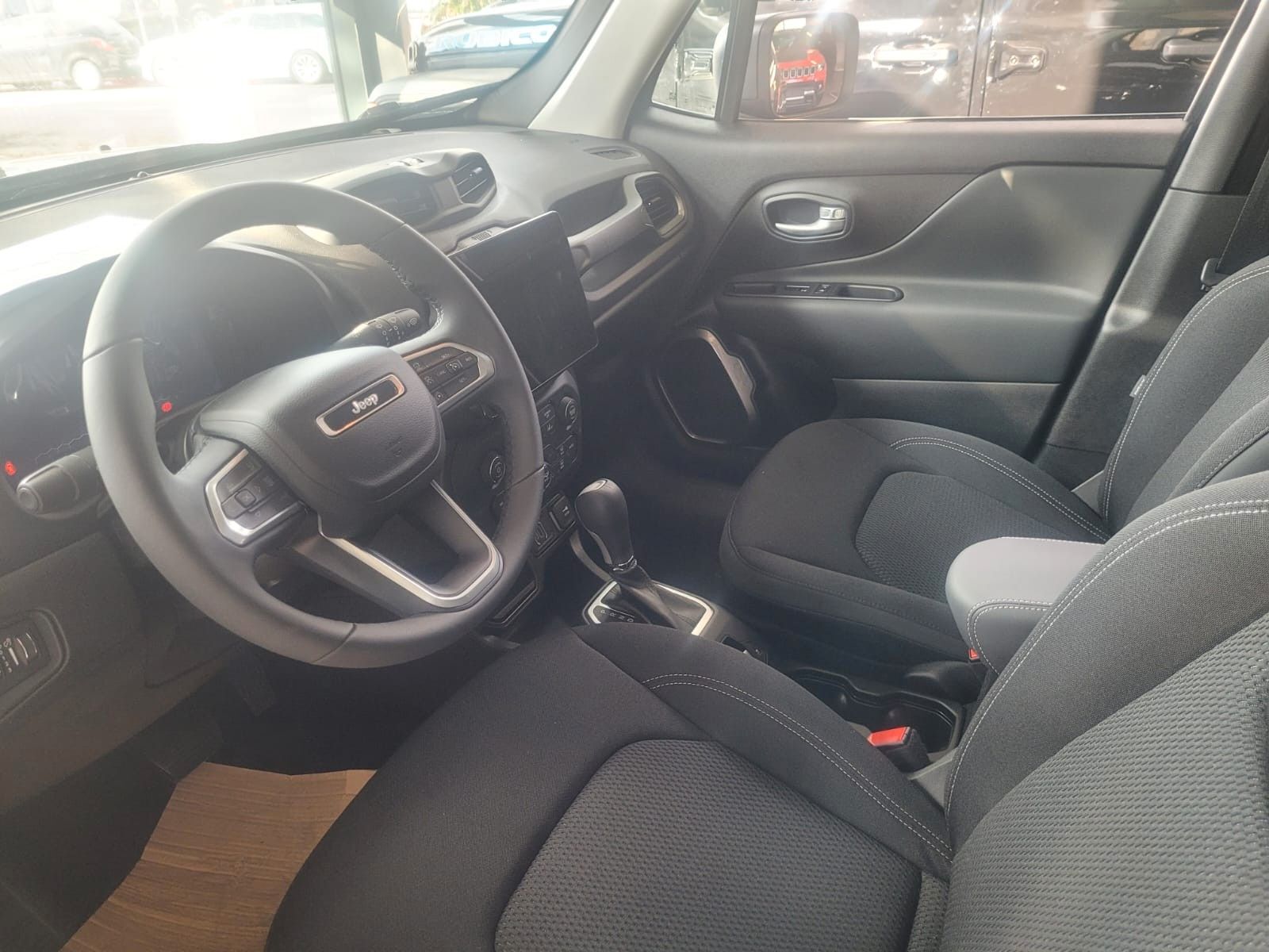 JEEP Renegade Longitude Mild-Hybrid FWD Ansicht 7 für Fahrzeugdetailseite