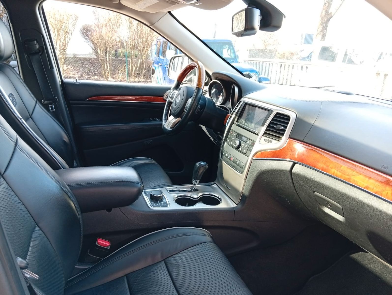 JEEP Grand Cherokee 5.7 V8 HEMI Overland Top Ansicht 10 für Fahrzeugdetailseite