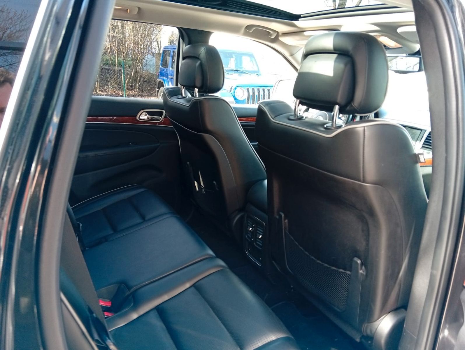 JEEP Grand Cherokee 5.7 V8 HEMI Overland Top Ansicht 12 für Fahrzeugdetailseite