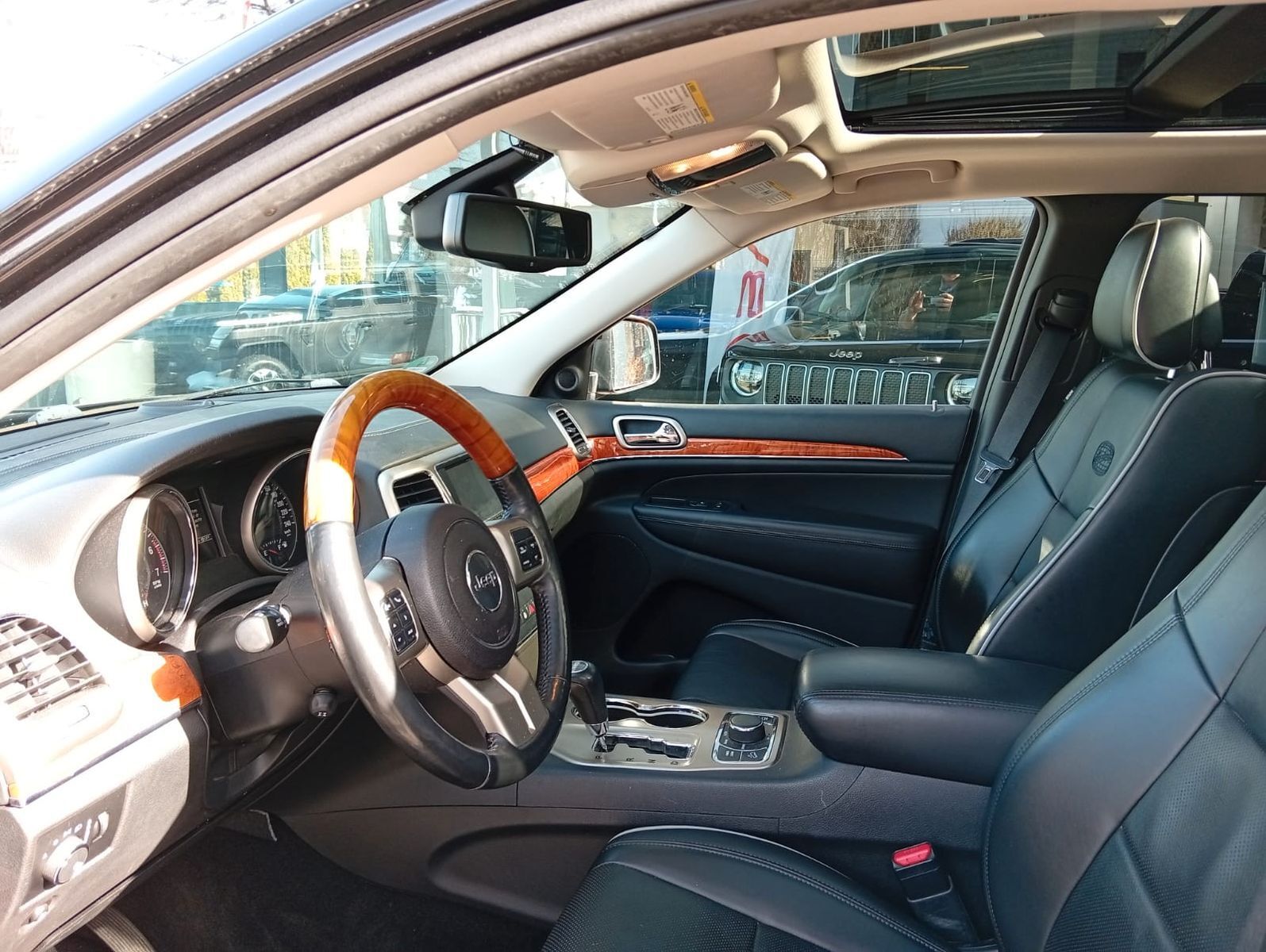 JEEP Grand Cherokee 5.7 V8 HEMI Overland Top Ansicht 9 für Fahrzeugdetailseite