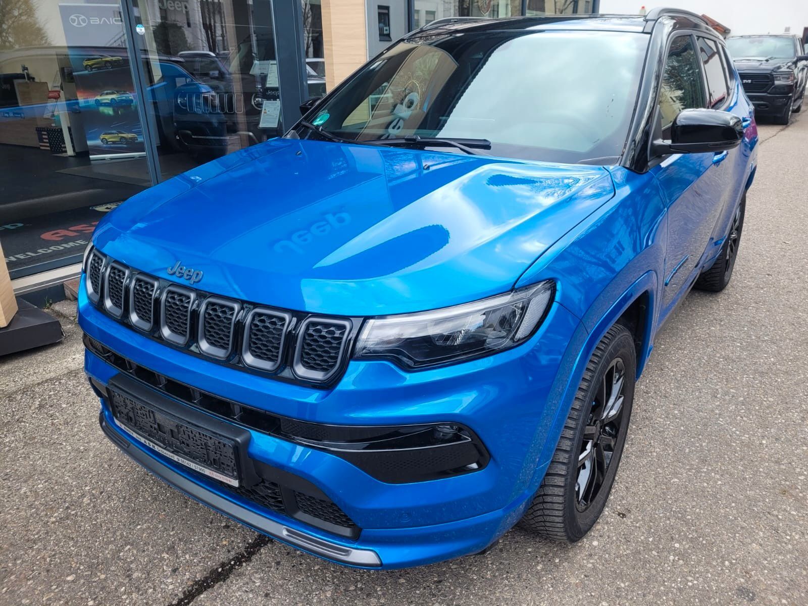 JEEP Compass S Plug-In Hybrid 4WD Ansicht 2 für Fahrzeugdetailseite