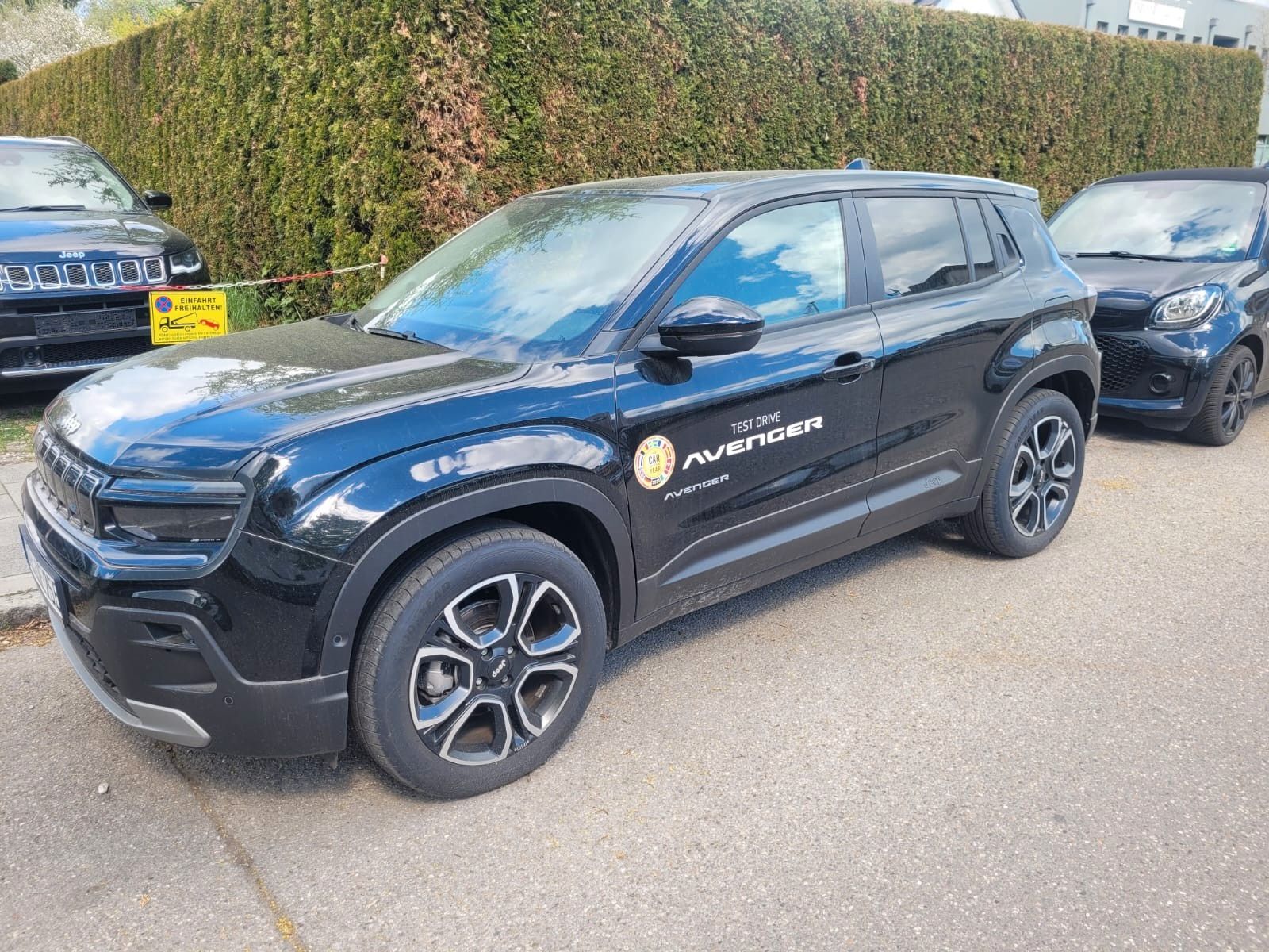 JEEP Avenger Summit Electric Top Fahrzeug