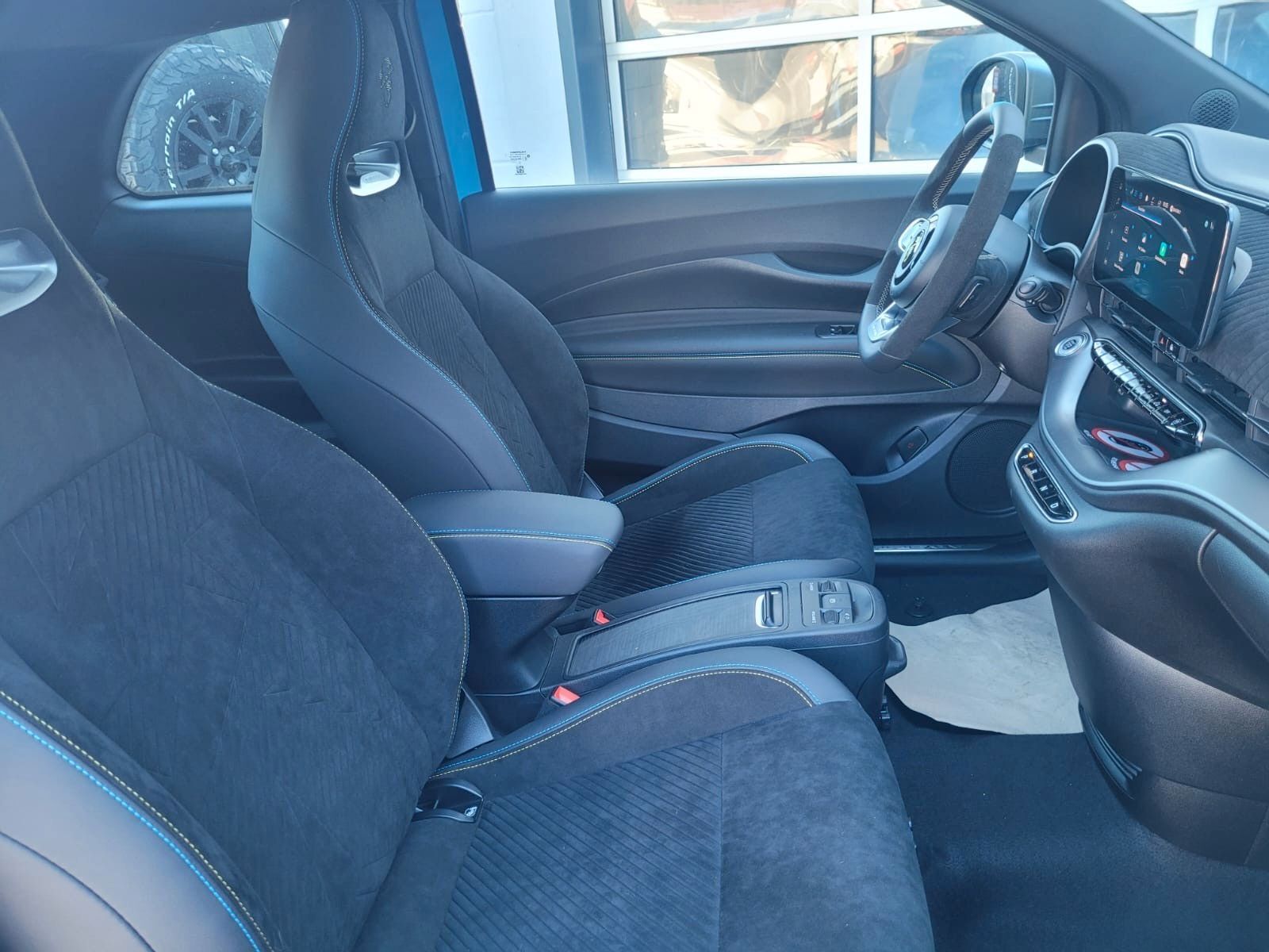 ABARTH 500e Abarth Ansicht 13 für Fahrzeugdetailseite