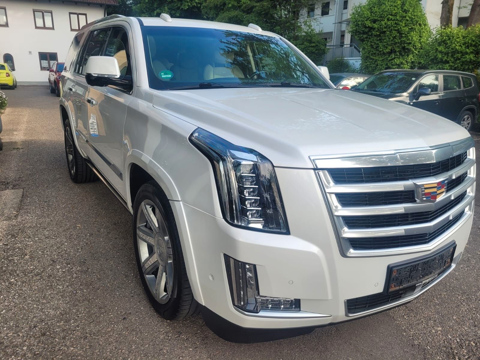 CADILLAC Escalade GMT K2XL Premium Top Ansicht 10 für Fahrzeugdetailseite