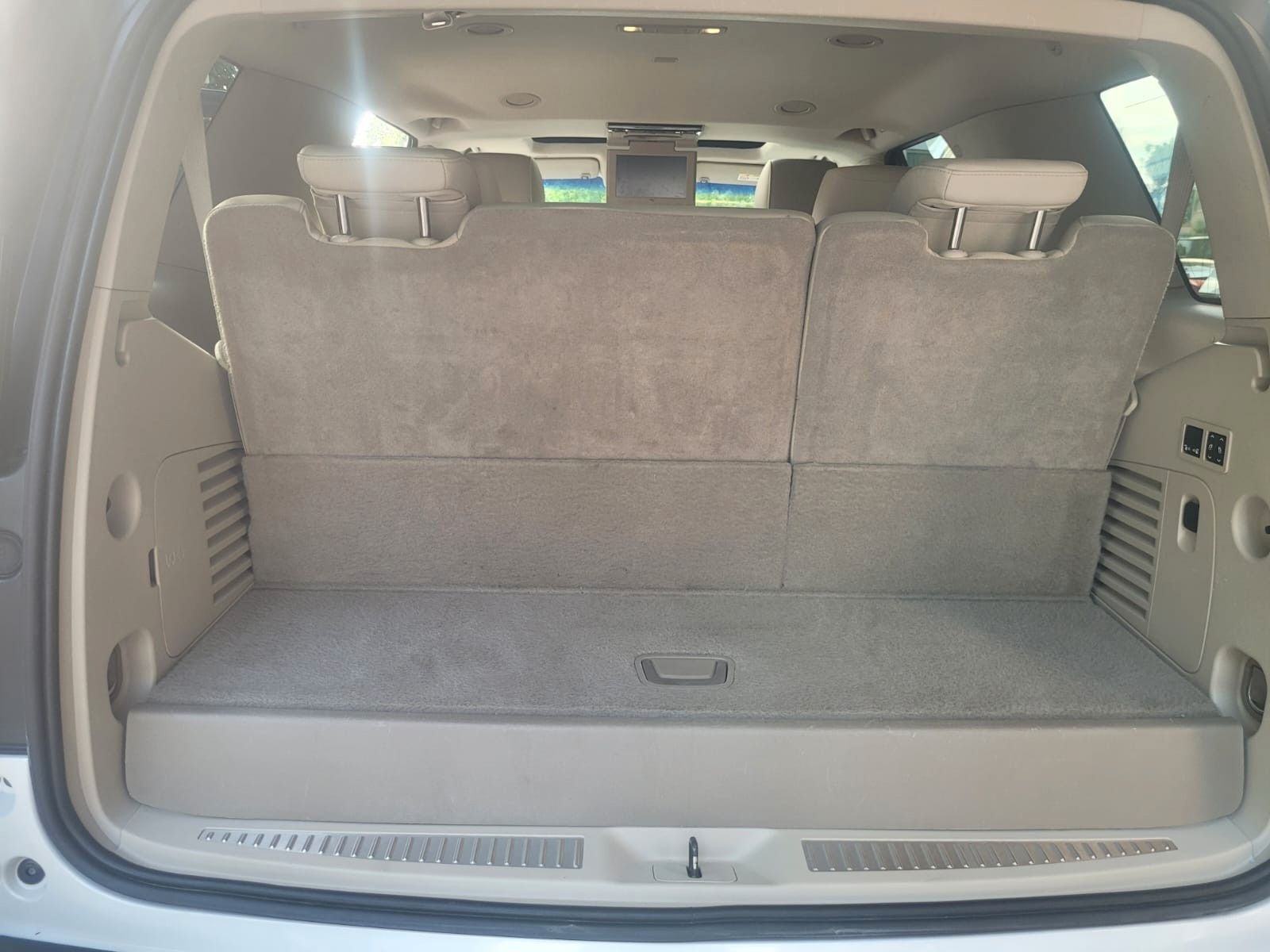 CADILLAC Escalade GMT K2XL Premium Top Ansicht 14 für Fahrzeugdetailseite