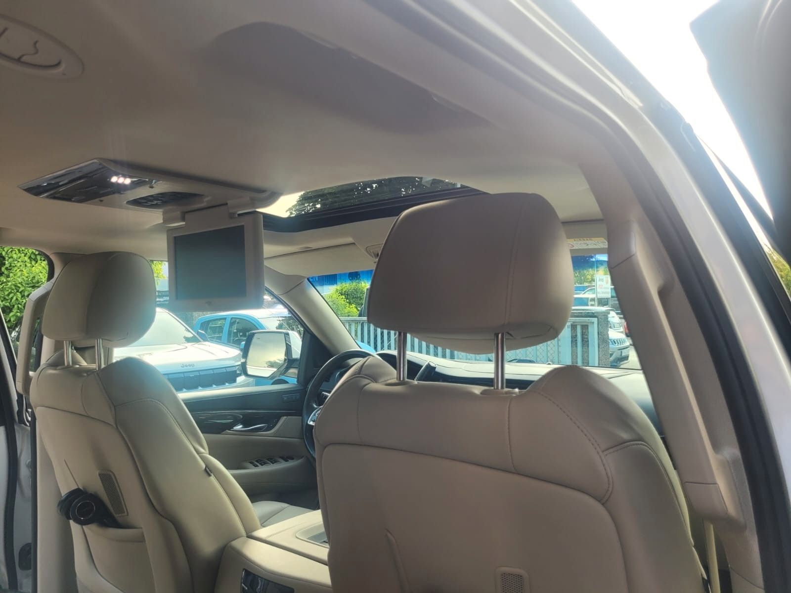CADILLAC Escalade GMT K2XL Premium Top Ansicht 18 für Fahrzeugdetailseite