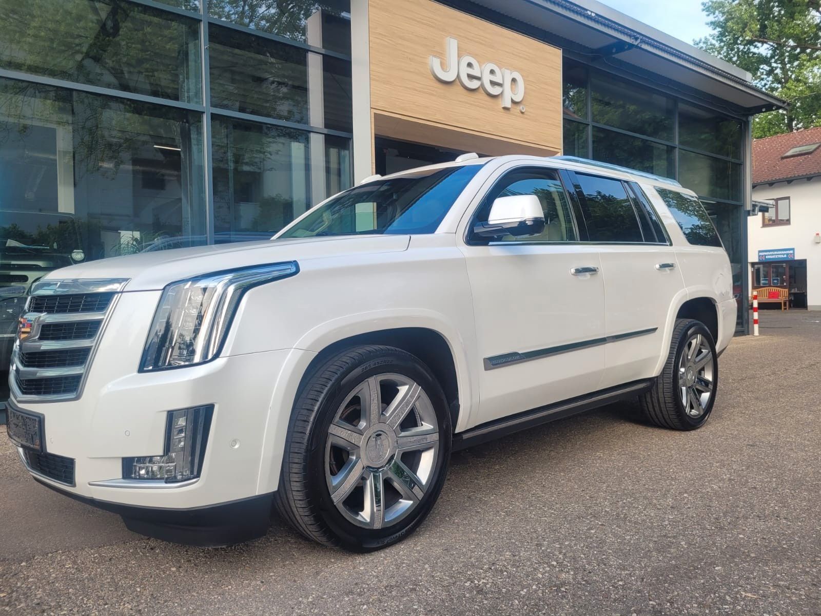 CADILLAC Escalade GMT K2XL Premium Top Ansicht 2 für Fahrzeugdetailseite