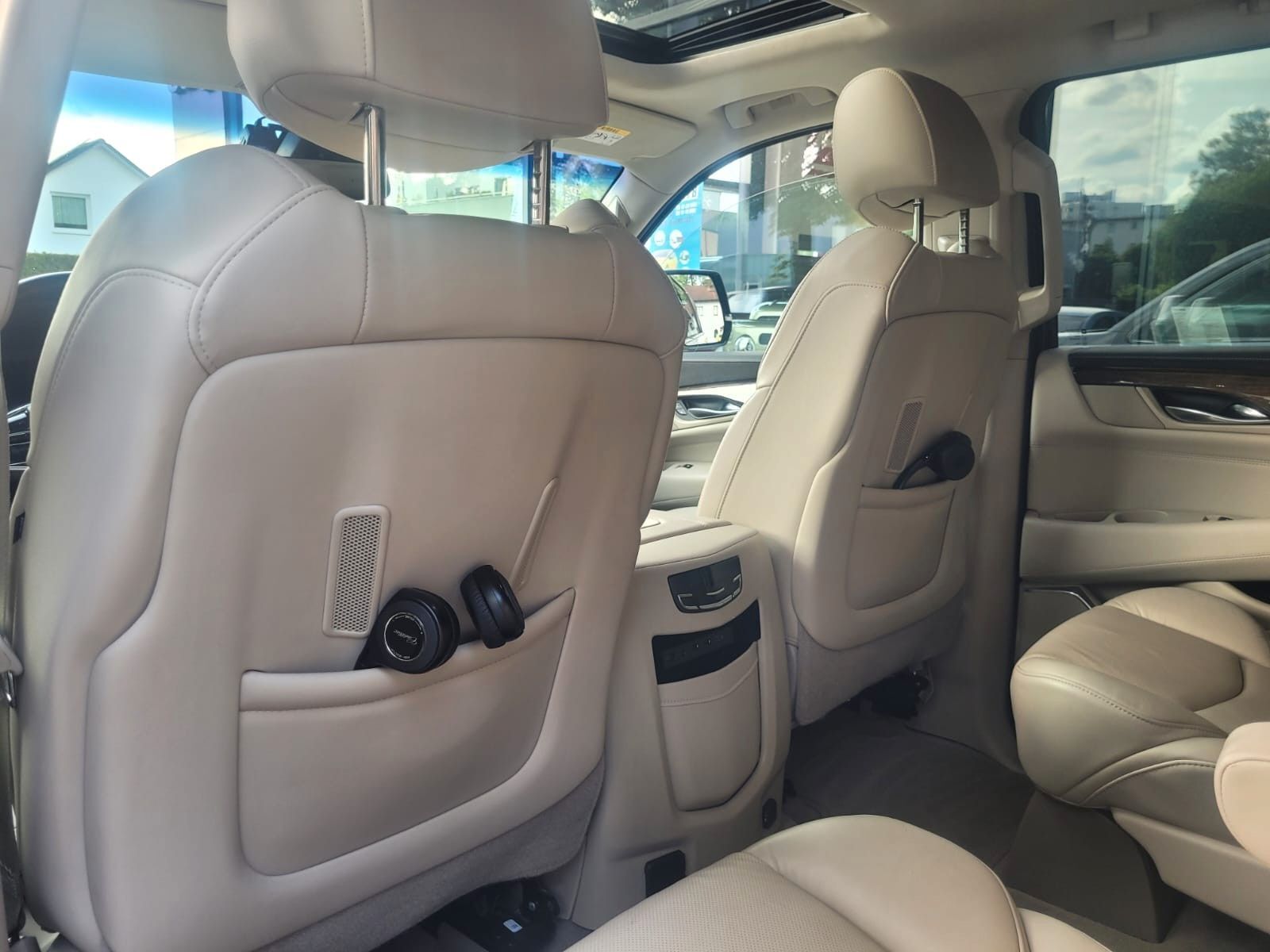 CADILLAC Escalade GMT K2XL Premium Top Ansicht 21 für Fahrzeugdetailseite