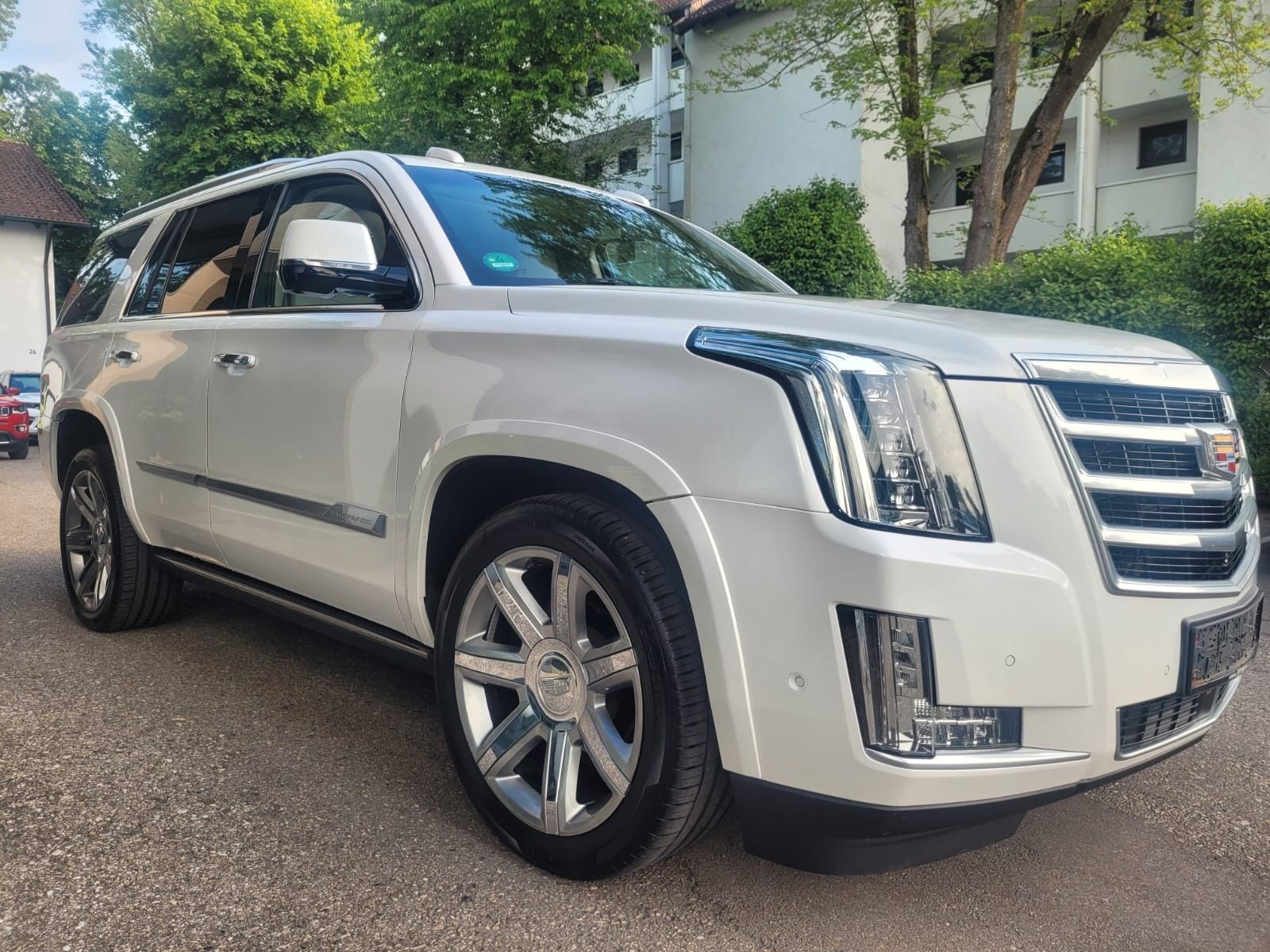 CADILLAC Escalade GMT K2XL Premium Top Ansicht 8 für Fahrzeugdetailseite