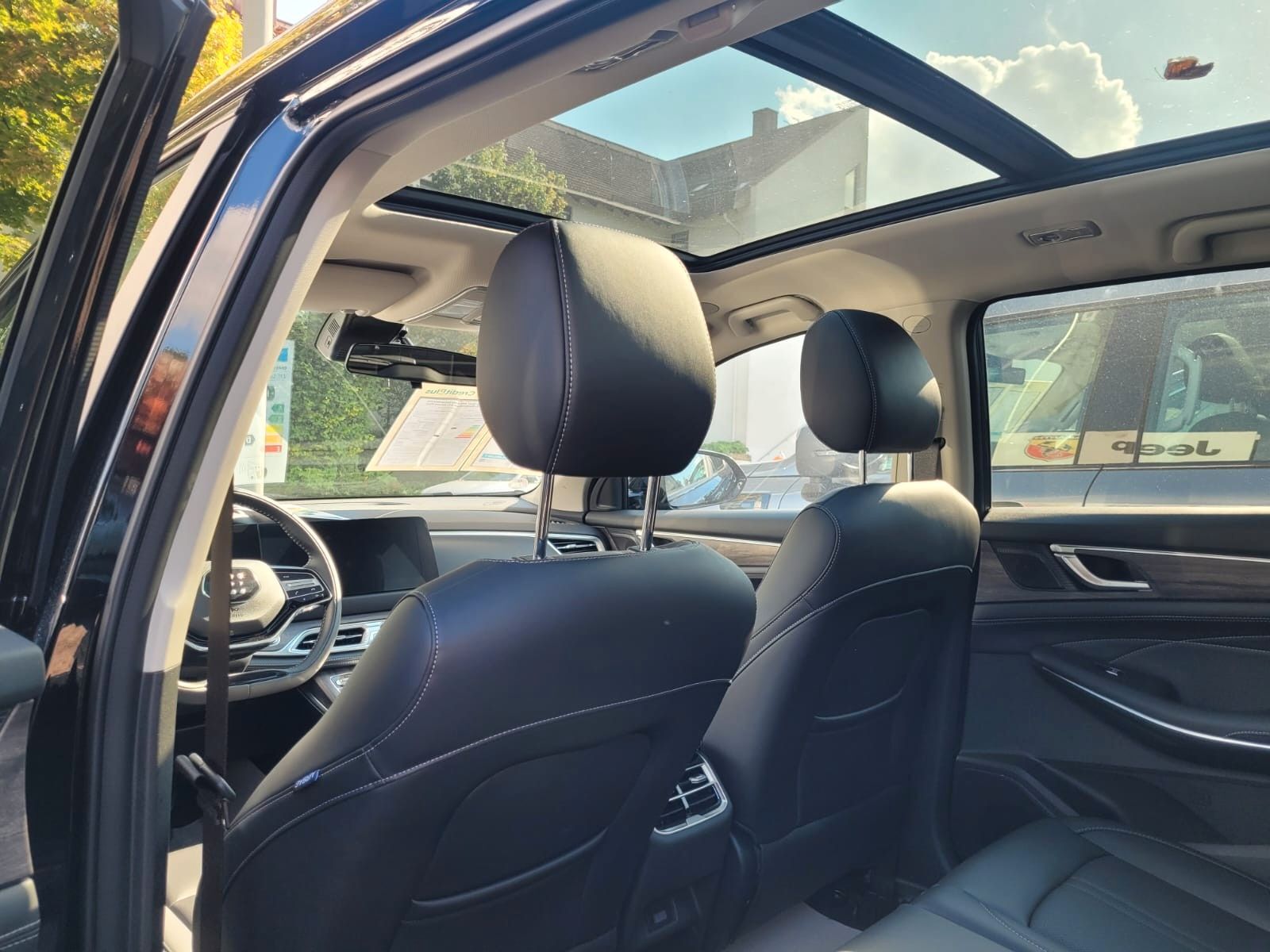 DFSK Fengon E5 PHEV 7 Sitzer Ansicht 10 für Fahrzeugdetailseite