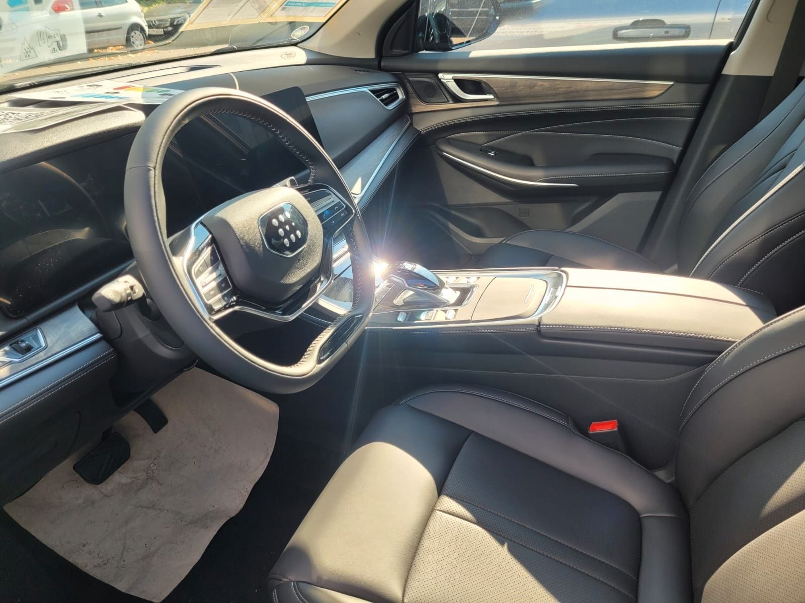 DFSK Fengon E5 PHEV 7 Sitzer Ansicht 14 für Fahrzeugdetailseite