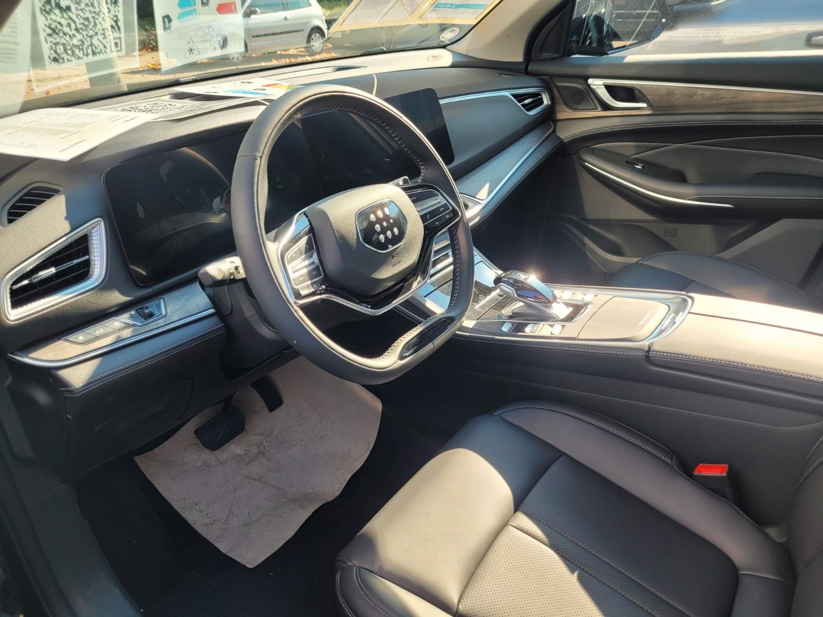DFSK Fengon E5 PHEV 7 Sitzer Ansicht 15 für Fahrzeugdetailseite