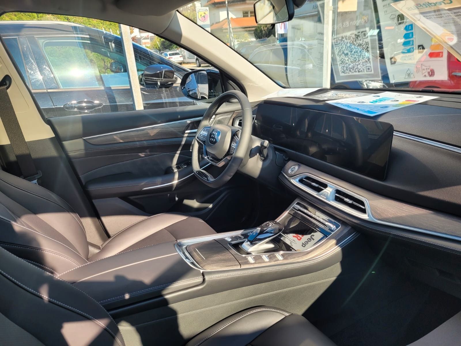 DFSK Fengon E5 PHEV 7 Sitzer Ansicht 8 für Fahrzeugdetailseite