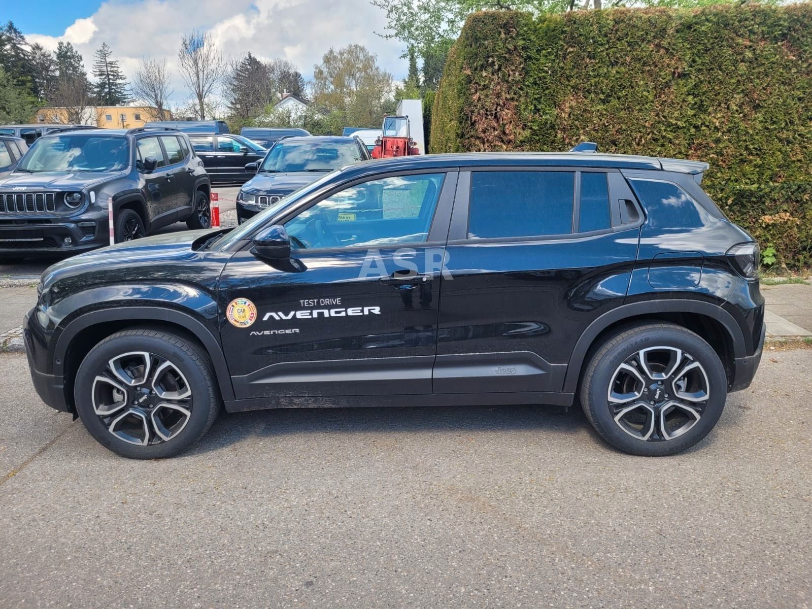 JEEP Avenger Summit Electric Top Fahrzeug Ansicht 10 für Fahrzeugdetailseite