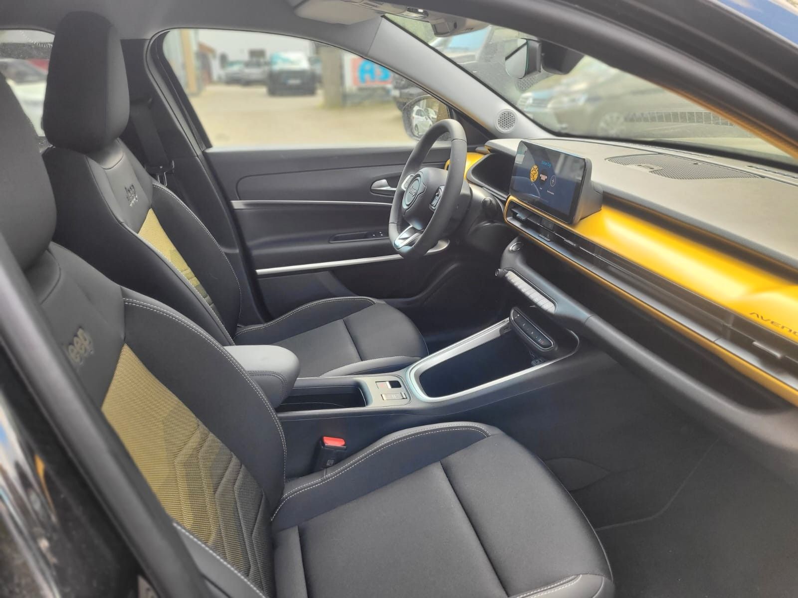 JEEP Avenger Summit Electric Top Fahrzeug Ansicht 11 für Fahrzeugdetailseite