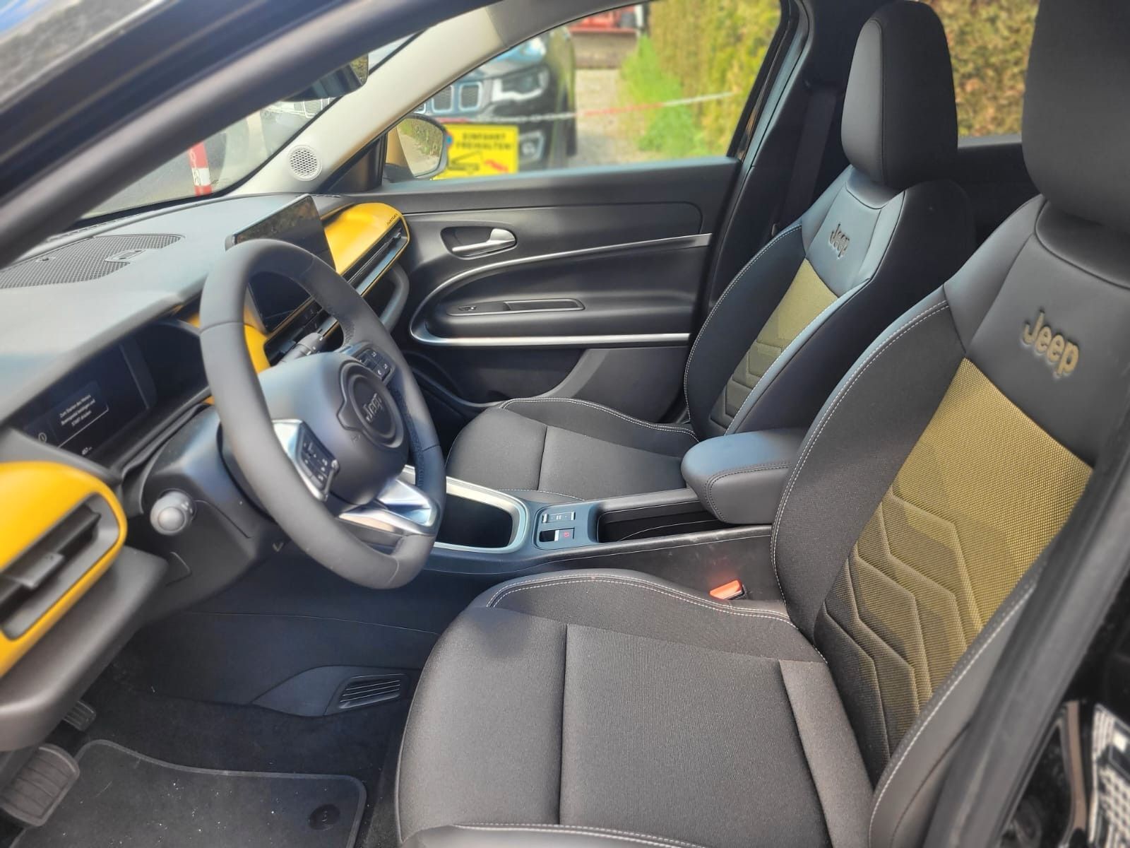JEEP Avenger Summit Electric Top Fahrzeug Ansicht 12 für Fahrzeugdetailseite