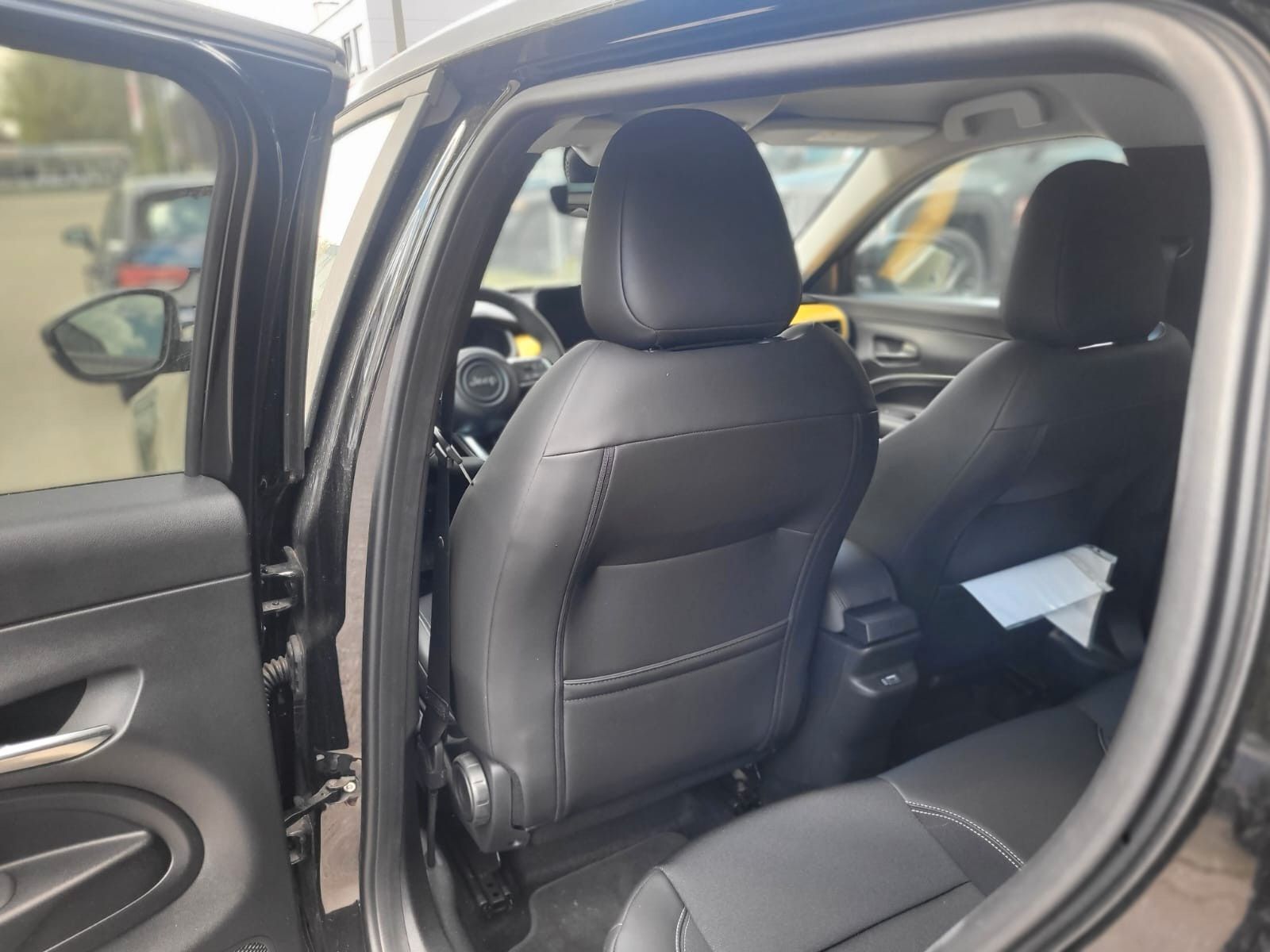 JEEP Avenger Summit Electric Top Fahrzeug Ansicht 15 für Fahrzeugdetailseite