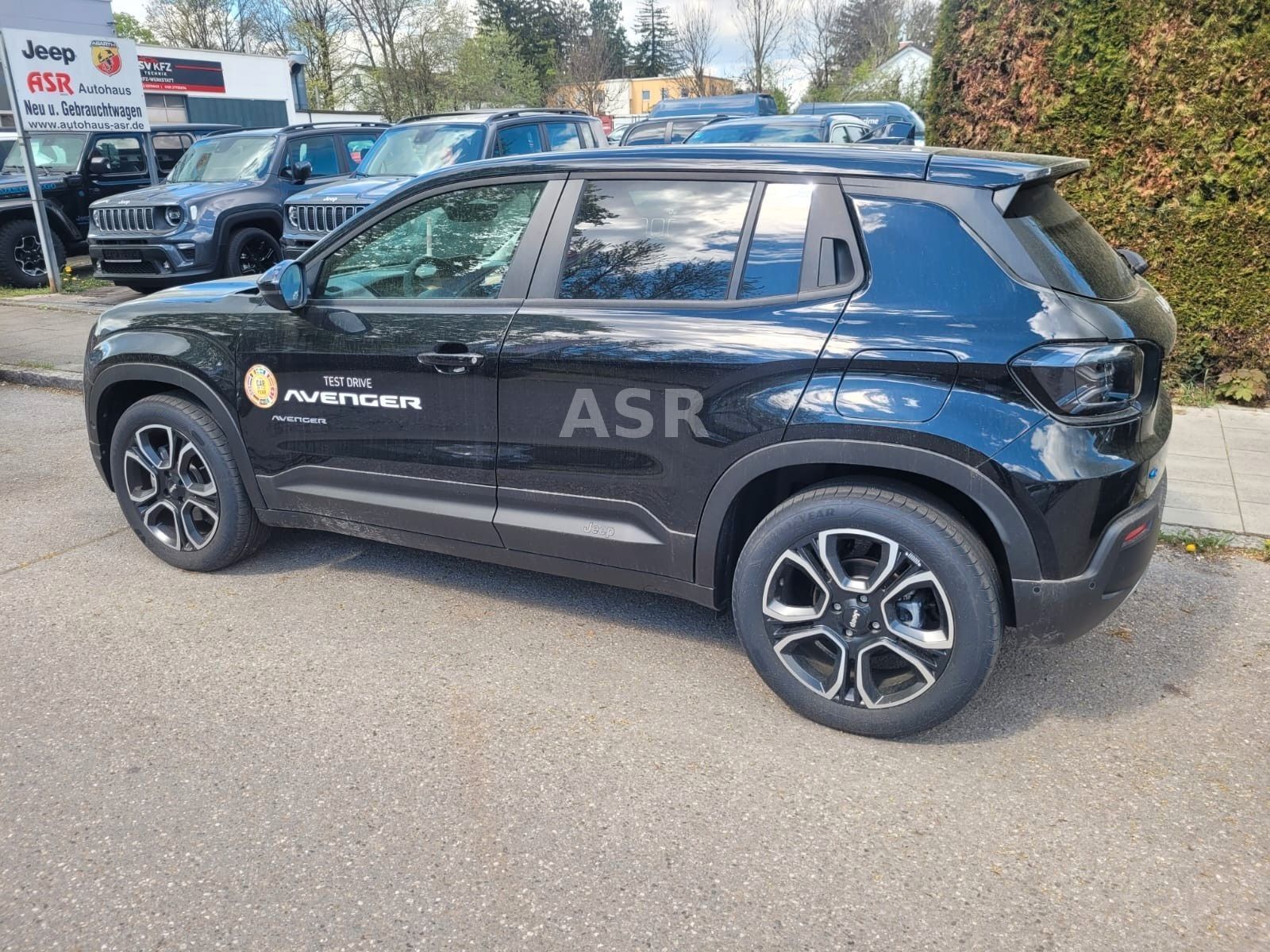 JEEP Avenger Summit Electric Top Fahrzeug Ansicht 8 für Fahrzeugdetailseite