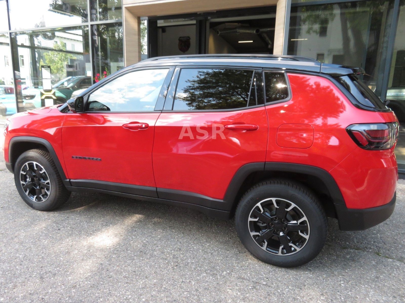 JEEP Compass High Upland  Plug-In Hybrid 4WD Ansicht 3 für Fahrzeugdetailseite