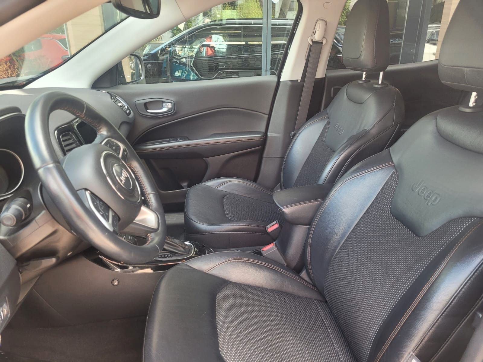 JEEP Compass Opening Edition 4WD Ansicht 17 für Fahrzeugdetailseite