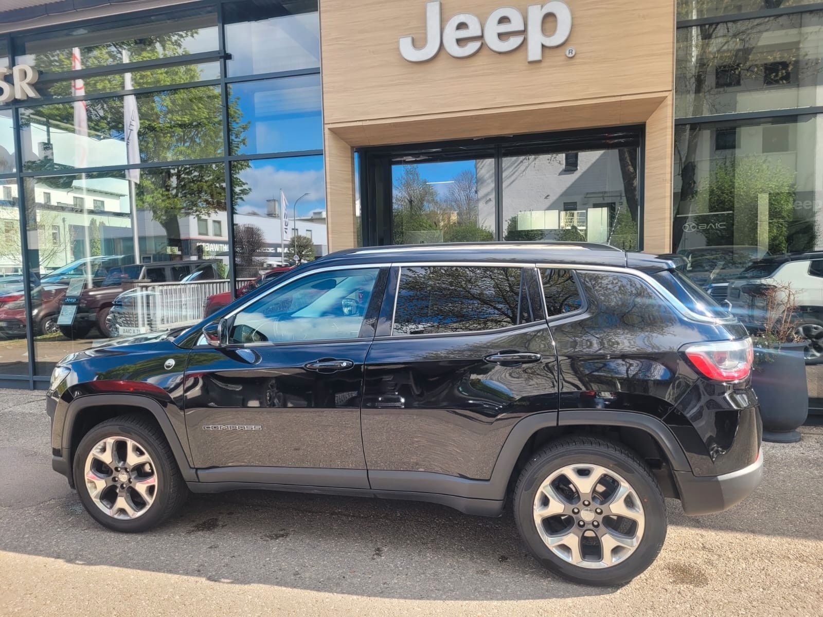 JEEP Compass Opening Edition 4WD Ansicht 4 für Fahrzeugdetailseite