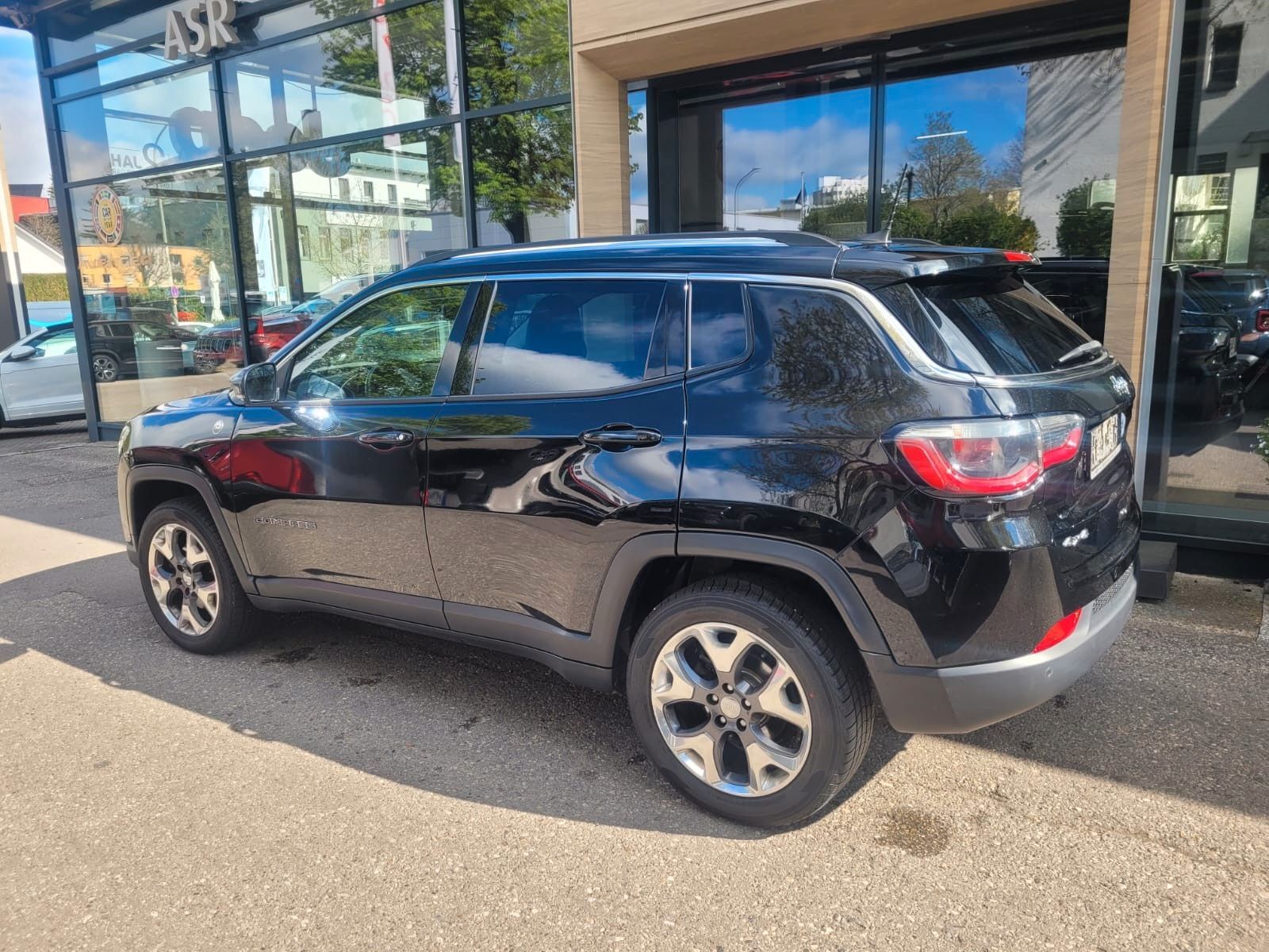 JEEP Compass Opening Edition 4WD Ansicht 7 für Fahrzeugdetailseite