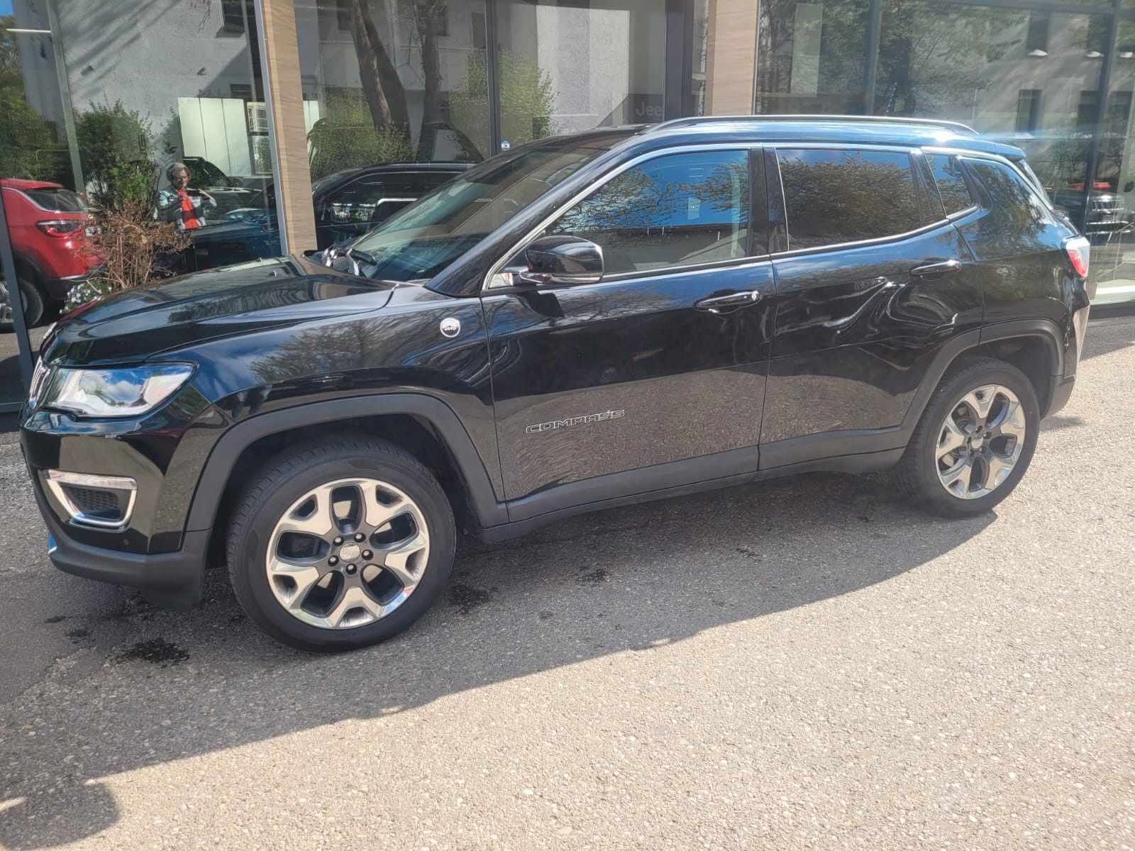 JEEP Compass Opening Edition 4WD Ansicht 9 für Fahrzeugdetailseite