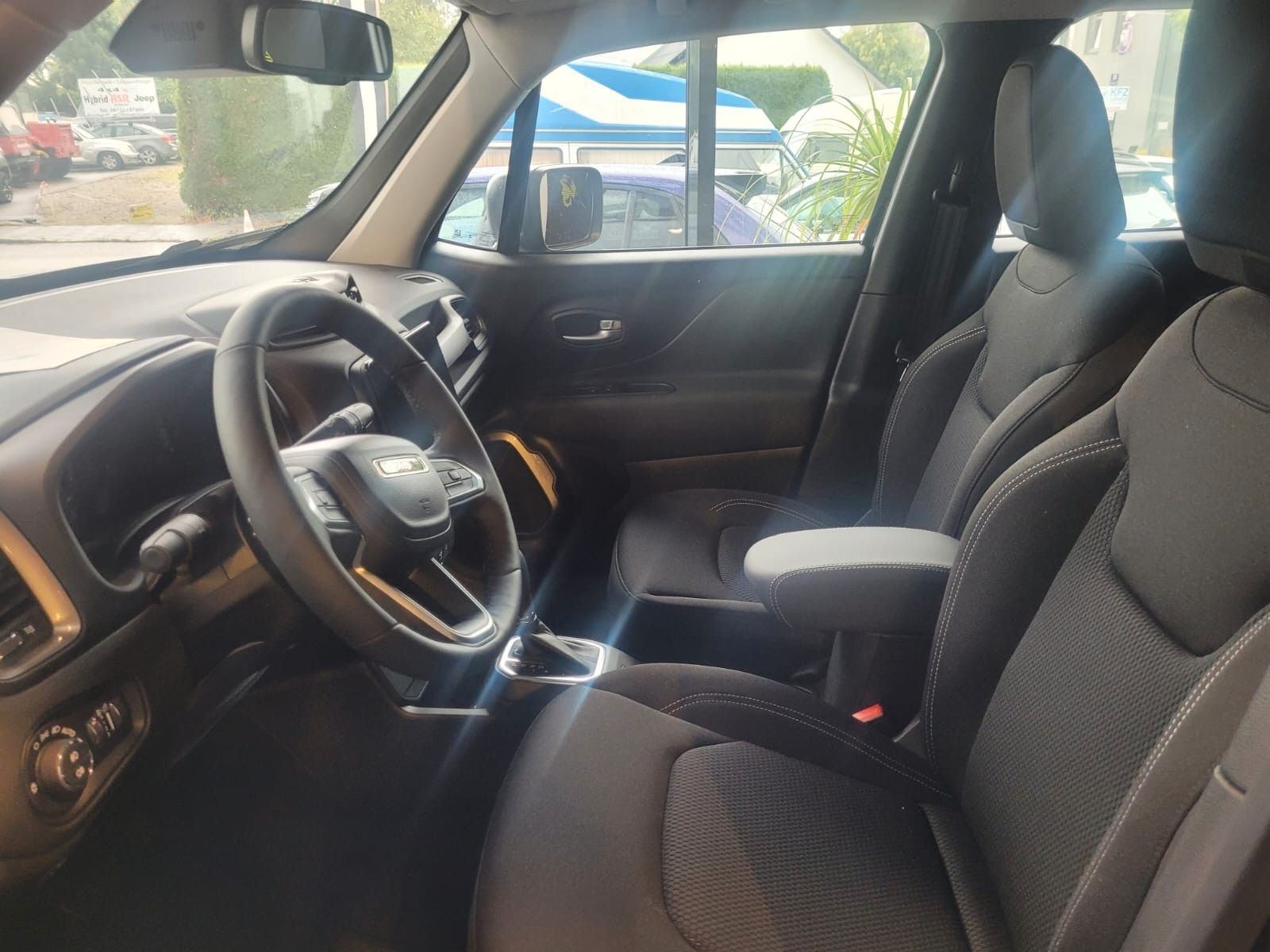 JEEP Renegade Summit Plug-In-Hybrid 4xe Ansicht 4 für Fahrzeugdetailseite
