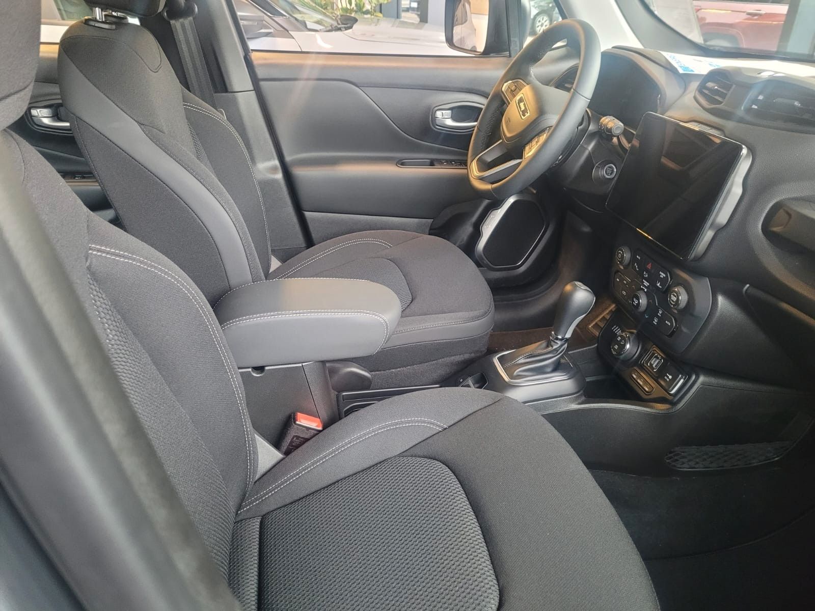 JEEP Renegade Summit Plug-In-Hybrid 4xe Ansicht 5 für Fahrzeugdetailseite