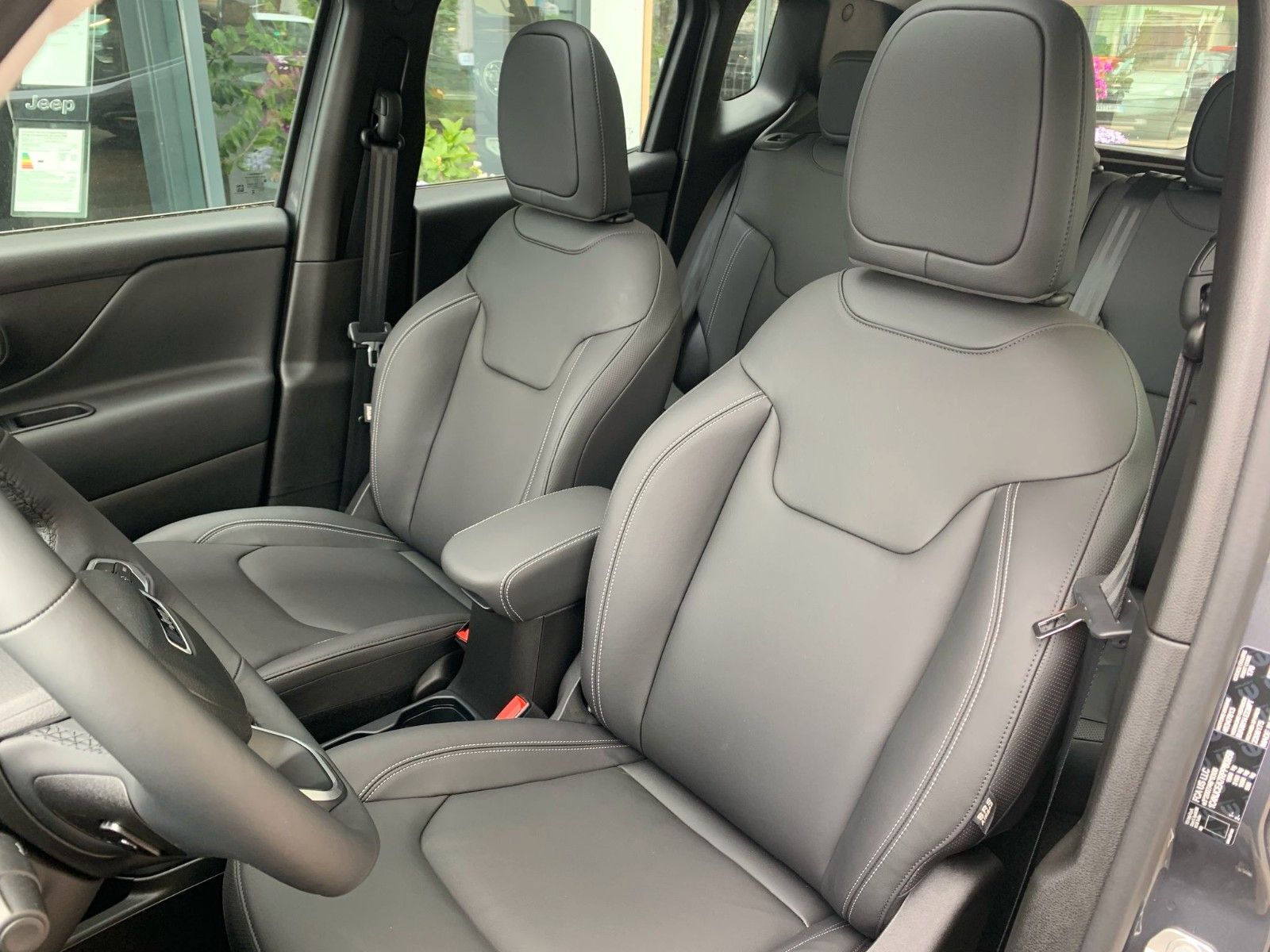 JEEP Renegade Longitude Mild-Hybrid FWD Ansicht 11 für Fahrzeugdetailseite