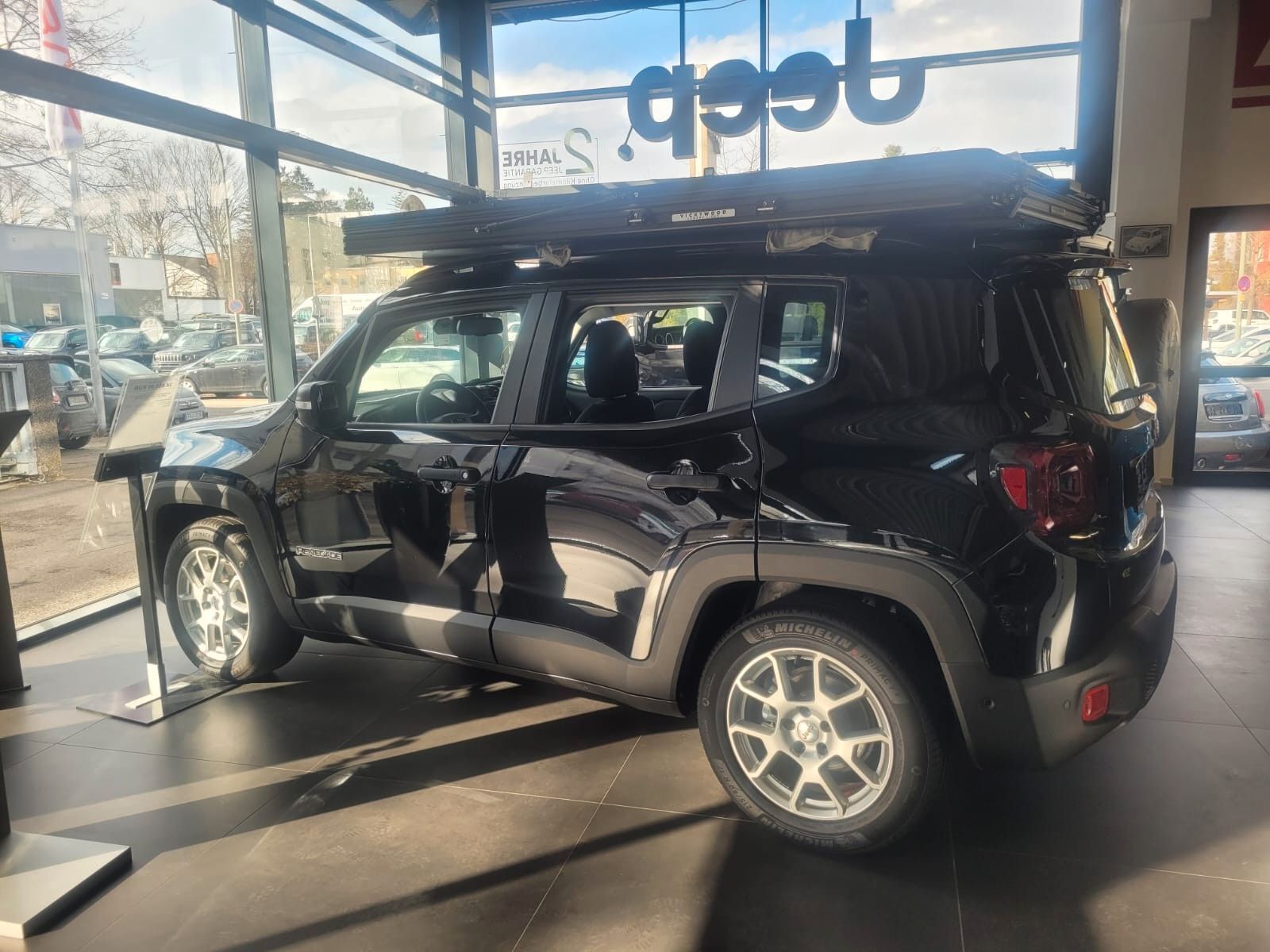 JEEP Renegade Longitude Mild-Hybrid FWD Ansicht 2 für Fahrzeugdetailseite