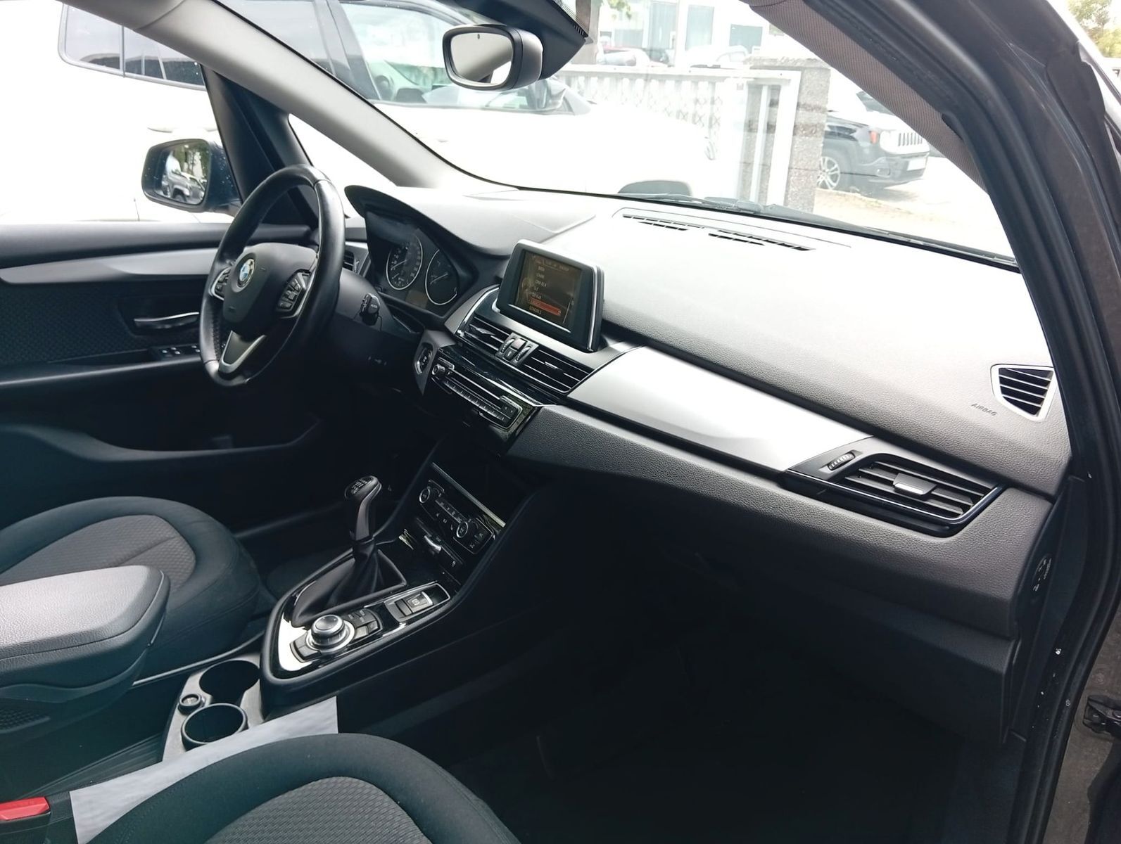 BMW 216 Active Tourer LED Scheinwerfer Advantage Top Ansicht 10 für Fahrzeugdetailseite