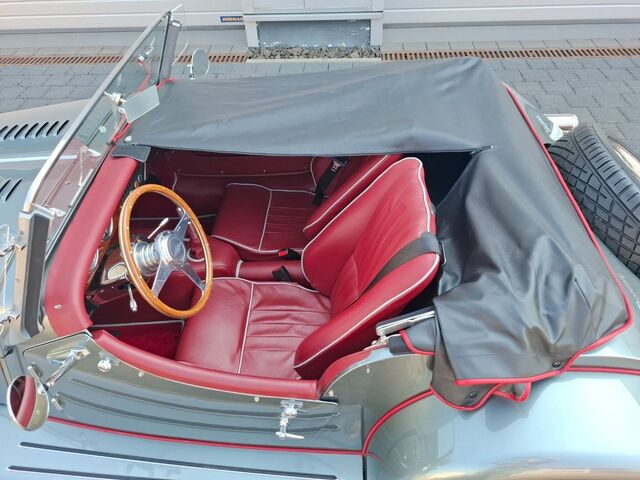 MORGAN Plus 8