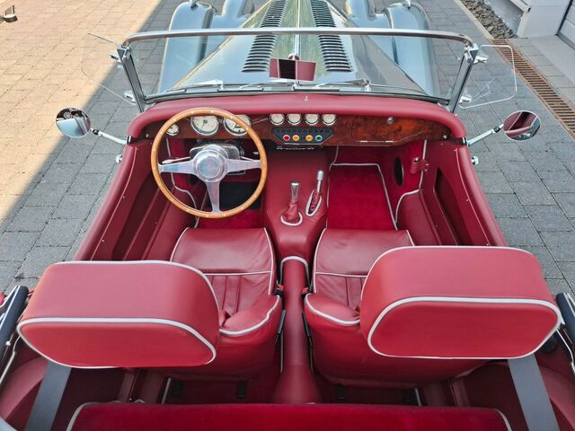 MORGAN Plus 8