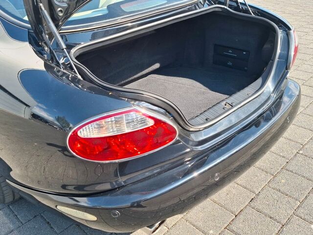 JAGUAR XK8 Coupe