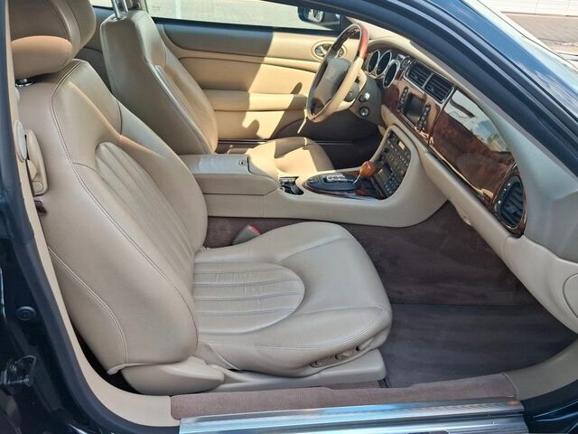 JAGUAR XK8 Coupe