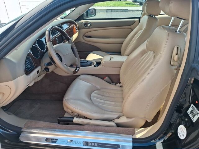 JAGUAR XK8 Coupe