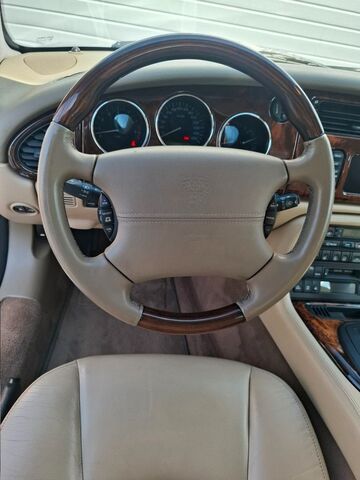 JAGUAR XK8 Coupe