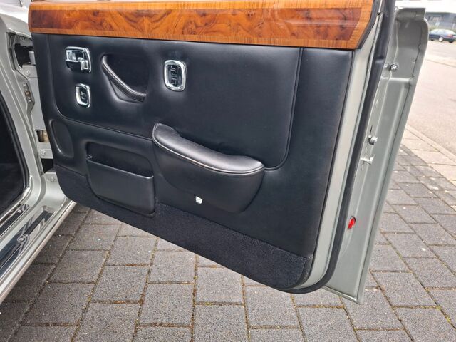 ROLLS ROYCE Silver Shadow