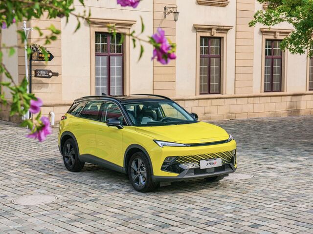 BAIC Beijing X55 1.5T DCT7 LED 360° PANO KEYLESS AHK Ansicht 3 für Fahrzeugdetailseite