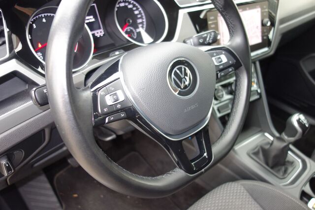 VW Touran 1,5 TSI Comfortline AHK Navi Mirror etc. Ansicht 12 für Fahrzeugdetailseite