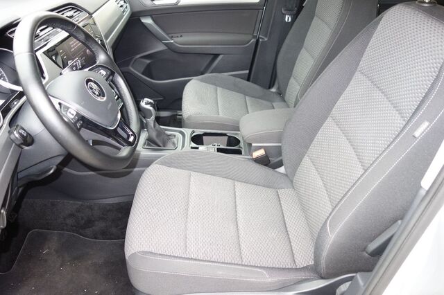 VW Touran 1,5 TSI Comfortline AHK Navi Mirror etc. Ansicht 5 für Fahrzeugdetailseite
