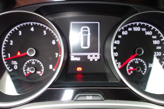 VW Touran 1,5 TSI Comfortline AHK Navi Mirror etc. Ansicht 7 für Fahrzeugdetailseite