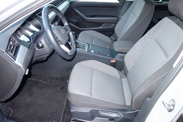 VW Passat Variant 2,0 TDI Conceptline Navi LED, etc Ansicht 5 für Fahrzeugdetailseite