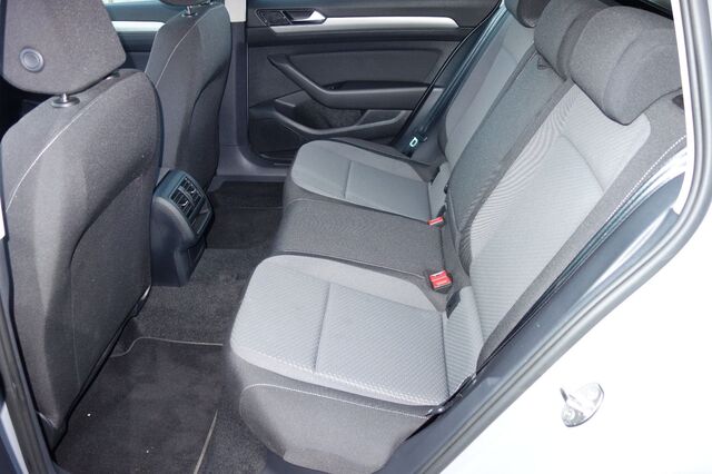 VW Passat Variant 2,0 TDI Conceptline Navi LED, etc Ansicht 8 für Fahrzeugdetailseite