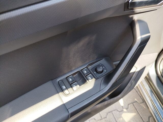 SEAT Ibiza 1,0 MPI Style LED Navi PDC Mirror Link etc Ansicht 11 für Fahrzeugdetailseite