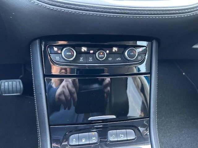 OPEL Grandland X Grandland Ultimate Plug-in-Hybrid 4 Ansicht 13 für Fahrzeugdetailseite